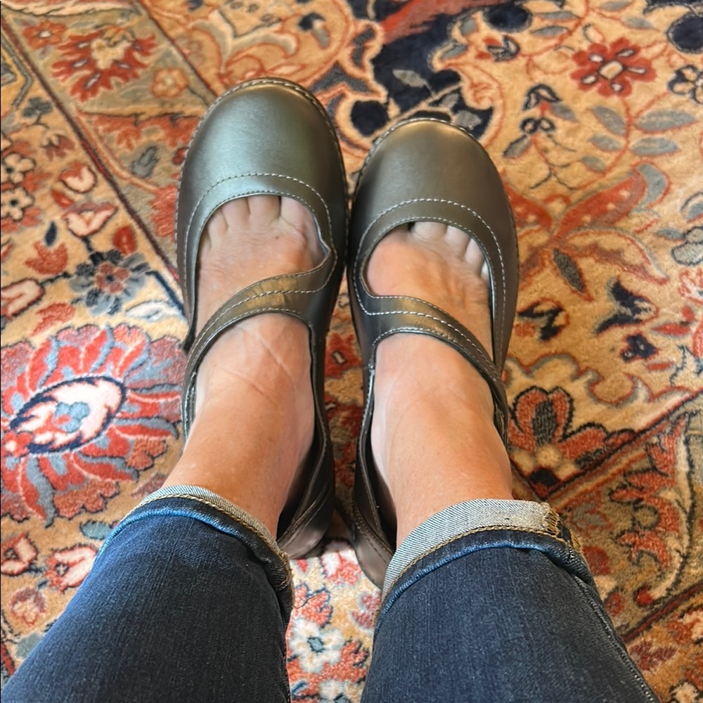 Vionic Bronze Mary Jane Flats New